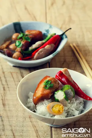 Làm sao để nấu thịt kho trứng nước dừa mềm ngon, đậm đà? Làm sao để nấu thịt kho trứng nước dừa mềm ngon, đậm đà?