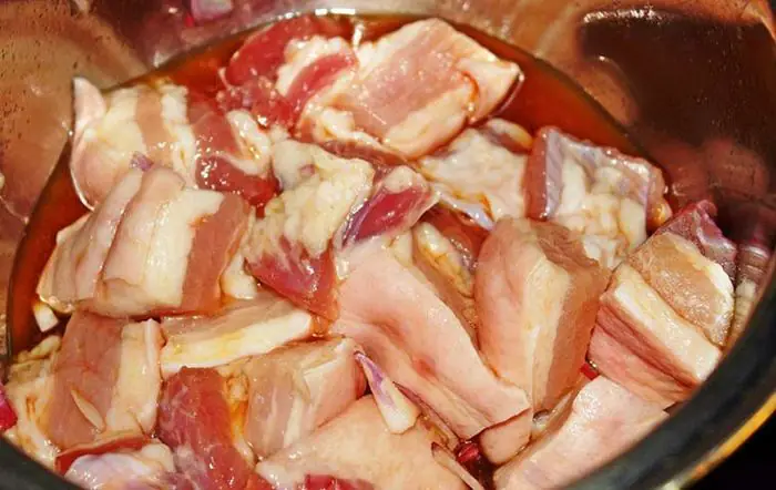 cách nấu thịt lợn hầm nhừ