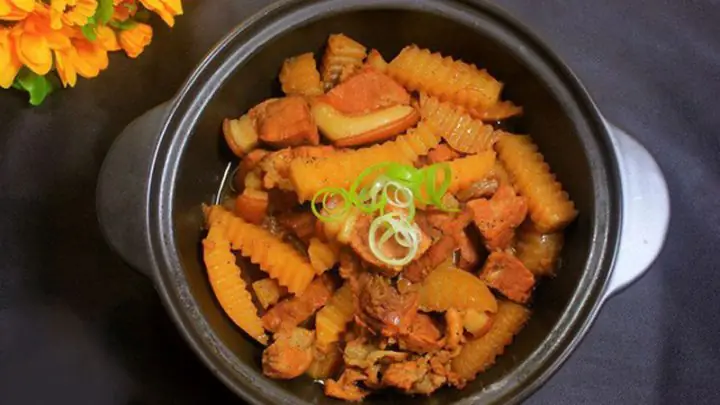 Cách Nấu Thịt Lợn Kho Su Hào Đậm Đà Chuẩn Vị Gia Đình