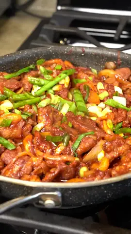 Cách Nấu Thịt Lợn Xào Hành Tây Thơm Ngon, Đậm Đà Chuẩn Vị