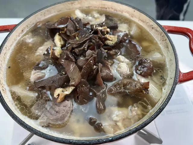 Hướng Dẫn Chi Tiết Cách Nấu Thịt Ngày Tết Chuẩn Vị Gia Đình Hướng Dẫn Chi Tiết Cách Nấu Thịt Ngày Tết Chuẩn Vị Gia Đình