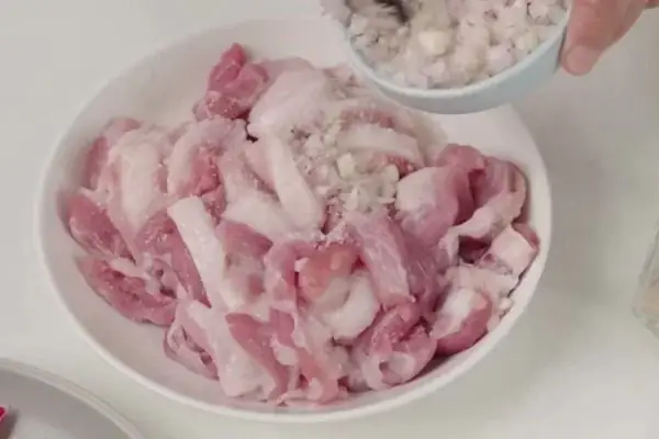 cách nấu thịt rang cháy cạnh