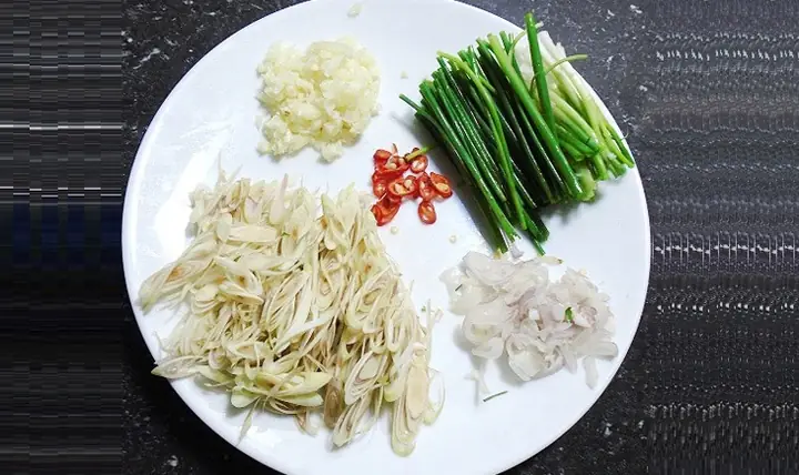 Hướng Dẫn Chi Tiết Cách Nấu Thịt Vịt Xào Sả Ớt Đậm Đà