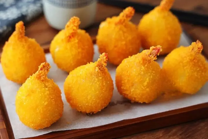 1.9. Bánh khoai tây với tôm cho bữa phụ của bé