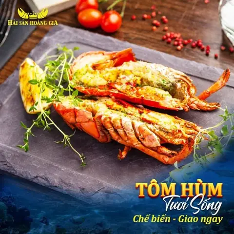 3. Tôm hùm xanh tươi sống - chế biến giao nhanh tại Hải Sản Hoàng Gia.