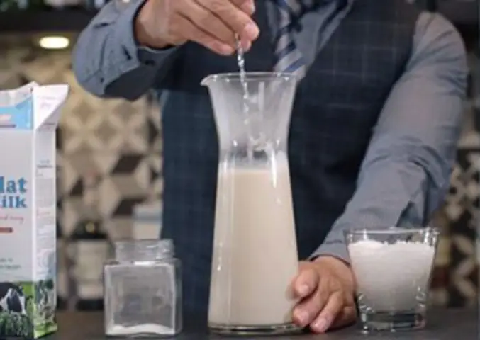 Hướng dẫn chi tiết cách nấu trà sữa đen thơm ngon chuẩn vị tại nhà