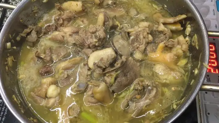 Cách Nấu Vịt Om Me: Bí Quyết Chuẩn Vị & Khử Tanh Toàn Diện