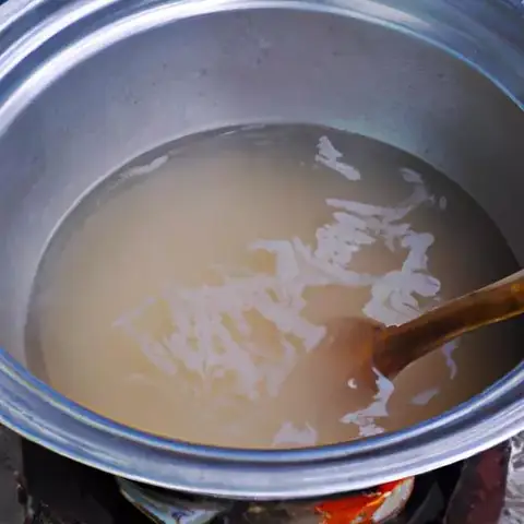 cách nấu vịt om sấu ăn bún