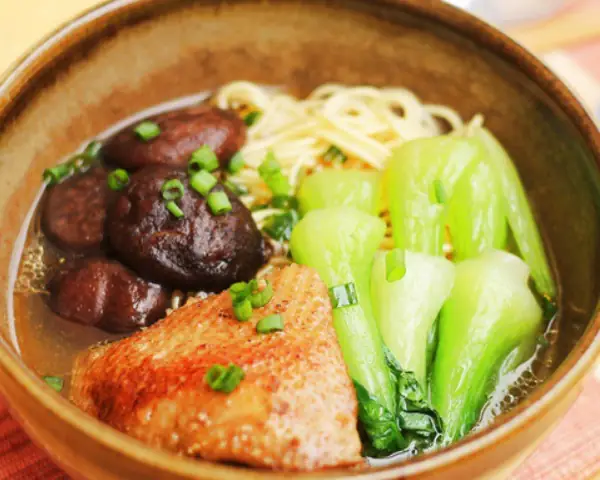 Hướng dẫn chi tiết cách nấu vịt tiềm tại nhà thơm ngon, bổ dưỡng