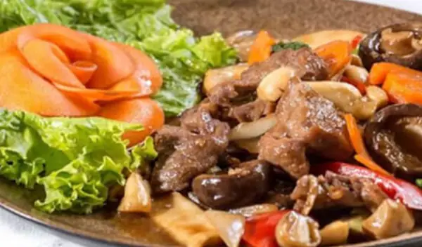 Cách làm món bò xào nấm hương: