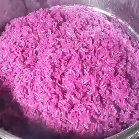 Thực hiện cách nấu xôi lá cẩm bằng xửng hấp