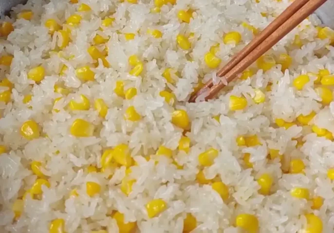 cách nấu xôi bắp bằng nồi cơm điện