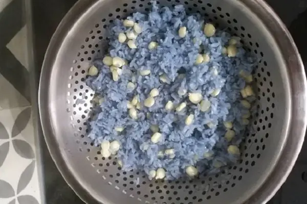 Cách Nấu Xôi Bắp Bào Nước Cốt Dừa Dẻo Thơm Béo Ngậy Tại Nhà