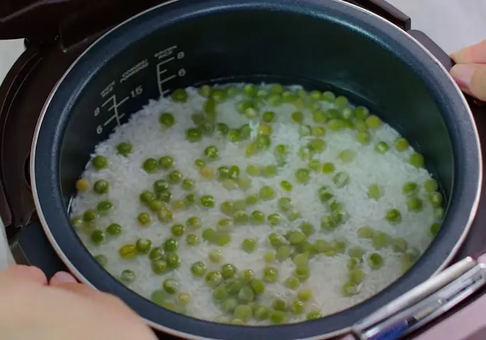 Cách Nấu Xôi Đậu Hà Lan Dẻo Thơm Chuẩn Vị Tại Nhà