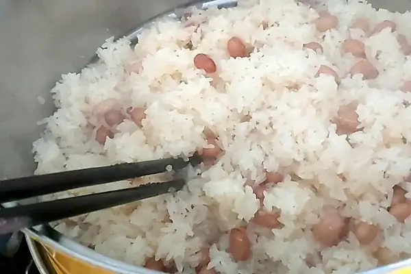 Cách Nấu Xôi Đậu Lạc Thơm Ngon, Dẻo Mềm Chuẩn Vị Tại Nhà Cách Nấu Xôi Đậu Lạc Thơm Ngon, Dẻo Mềm Chuẩn Vị Tại Nhà