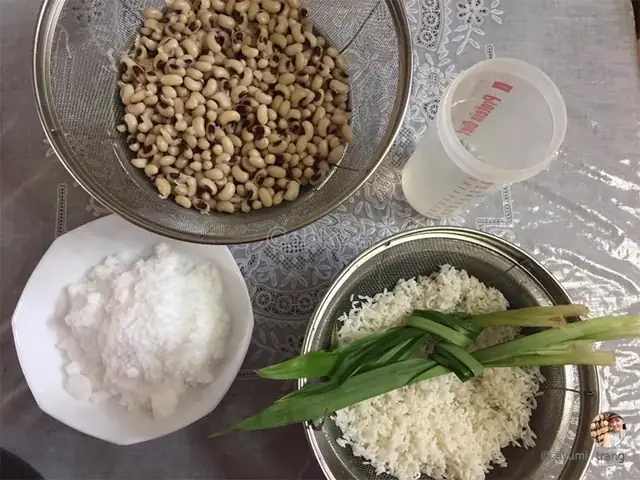 Cách Nấu Xôi Đậu Trắng Bằng Nồi Cơm Điện Thơm Ngon, Dẻo Mềm Cách Nấu Xôi Đậu Trắng Bằng Nồi Cơm Điện Thơm Ngon, Dẻo Mềm