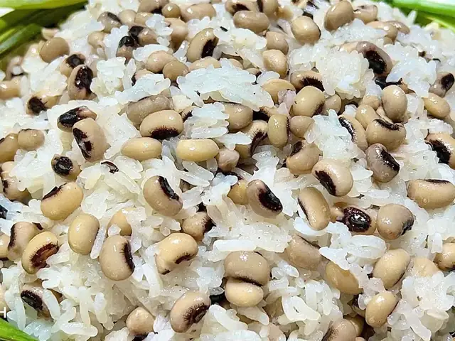 Cách Nấu Xôi Đậu Trắng Bằng Nồi Cơm Điện Thơm Ngon, Dẻo Mềm Cách Nấu Xôi Đậu Trắng Bằng Nồi Cơm Điện Thơm Ngon, Dẻo Mềm