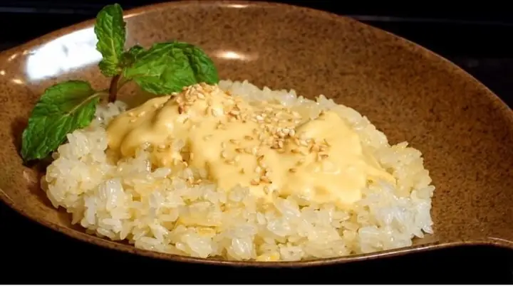 Hướng dẫn chi tiết cách nấu xôi đậu xanh sầu riêng thơm ngon tại nhà