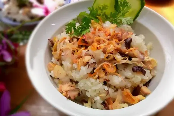 Cách nấu xôi gà ngon bằng nồi cơm điện thơm lừng, mềm dẻo