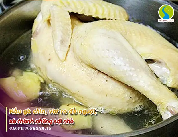 Cách Nấu Xôi Gà Nguyên Con Thơm Ngon Đãi Khách