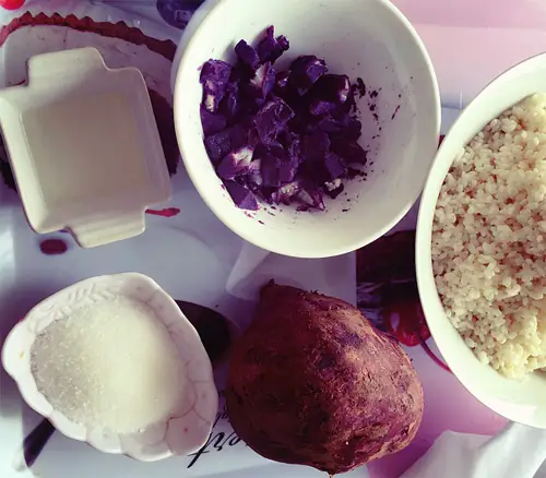 Món xôi khoai lang tím thơm ngon, đẹp mắt và dễ làm chắc chắn sẽ làm hài lòng các thành viên trong gia đình.