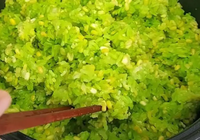 Cách Nấu Xôi Lá Dứa Đậu Xanh Thơm Ngon, Dẻo Mịn Tại Nhà