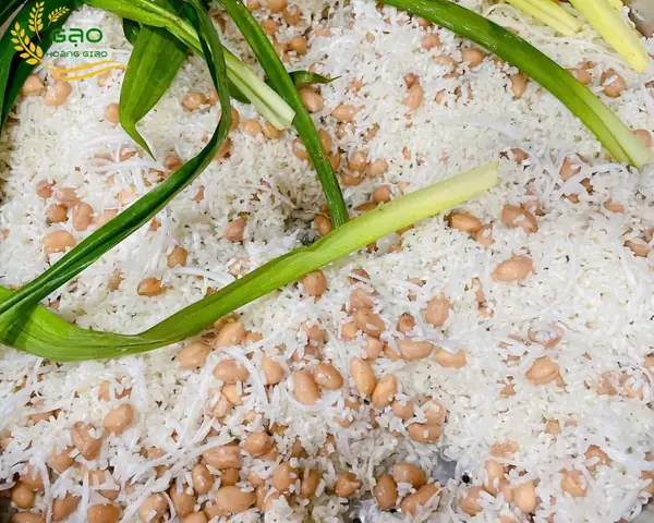 Hướng Dẫn Chi Tiết Cách Nấu Xôi Lạc Dẻo Ngon Chuẩn Vị Tại Nhà