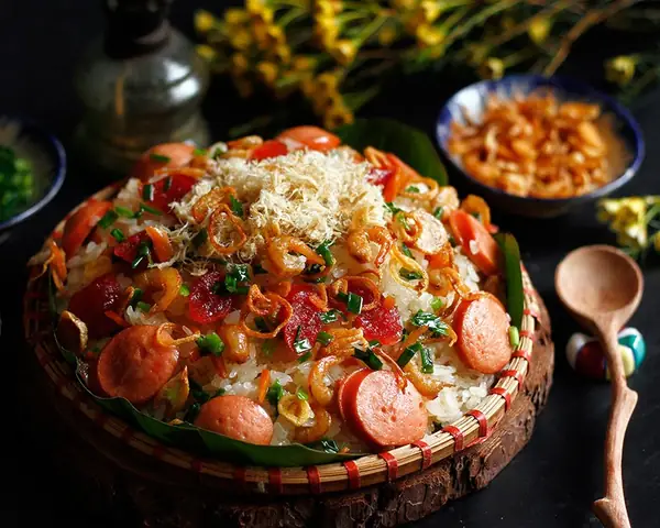 Cách Nấu Xôi Mặn Lạp Xưởng Thơm Ngon Chuẩn Vị Tại Nhà