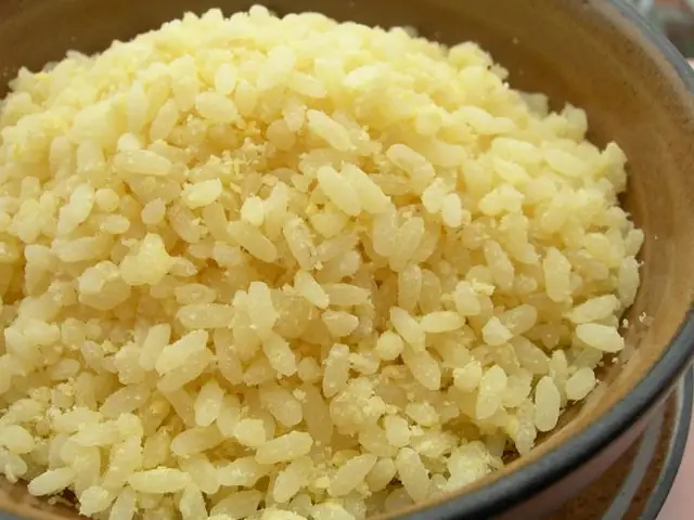 Hướng Dẫn Chi Tiết Cách Nấu Xôi Màu Xanh Lá Dứa Thơm Ngon, Dẻo Mềm