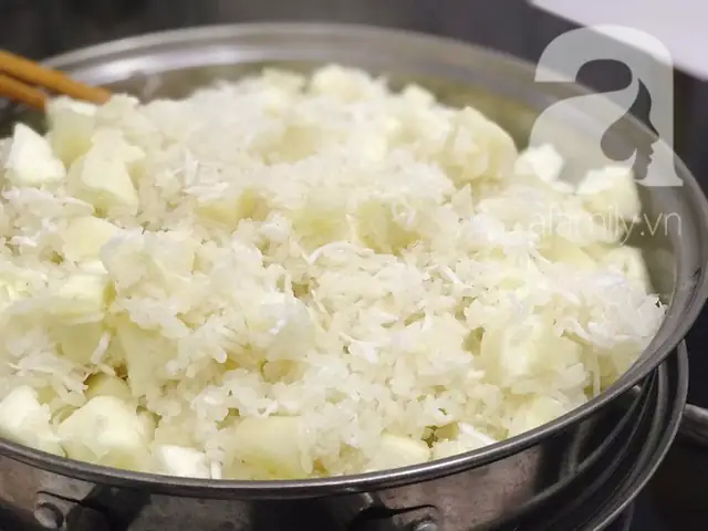 Cách Nấu Xôi Sắn Dừa Thơm Ngon Dẻo Mềm Chuẩn Vị Tại Nhà