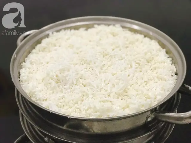 Cách Nấu Xôi Sắn Dừa Thơm Ngon Dẻo Mềm Chuẩn Vị Tại Nhà