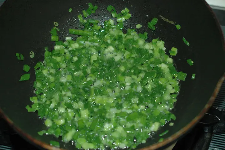 Bí Quyết Nấu Xôi Sắn Ngon Dẻo Thơm Chuẩn Vị Bằng Nồi Cơm Điện