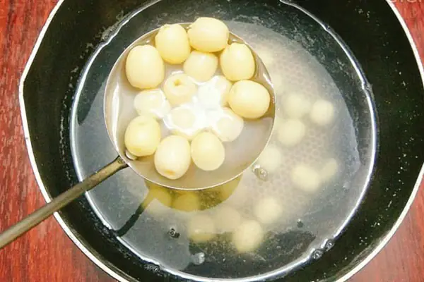 Bước 4: Xử lý hạt sen