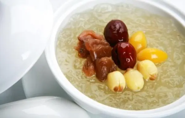 Quy trình nấu chè hạt sen tổ yến