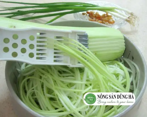 cách thái bầu nấu canh