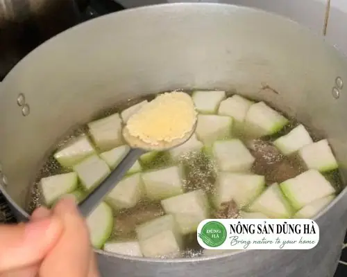 Cách thái bầu nấu canh cần lưu ý gì?