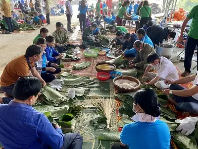 Cách Nấu Bánh Chưng Truyền Thống Đậm Đà Hương Vị Tết