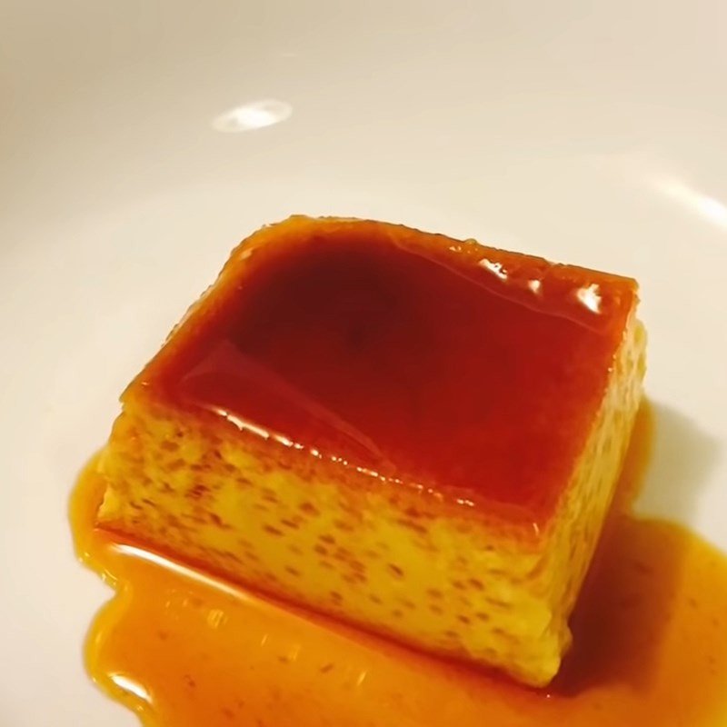 Cách làm bánh flan với 5 quả trứng mềm mịn, không tanh