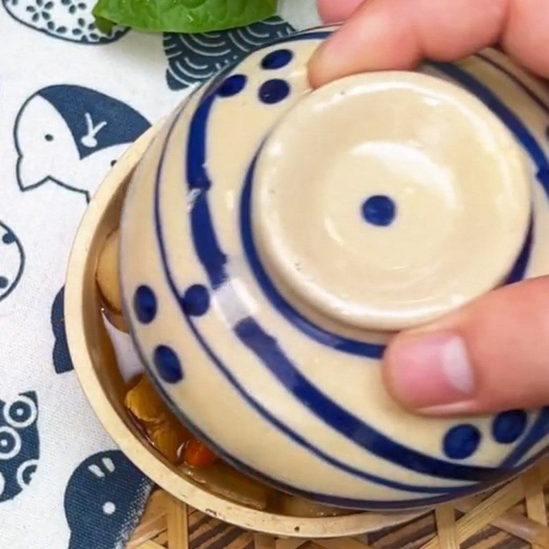 Canh bầu hột vịt lộn thảo mộc