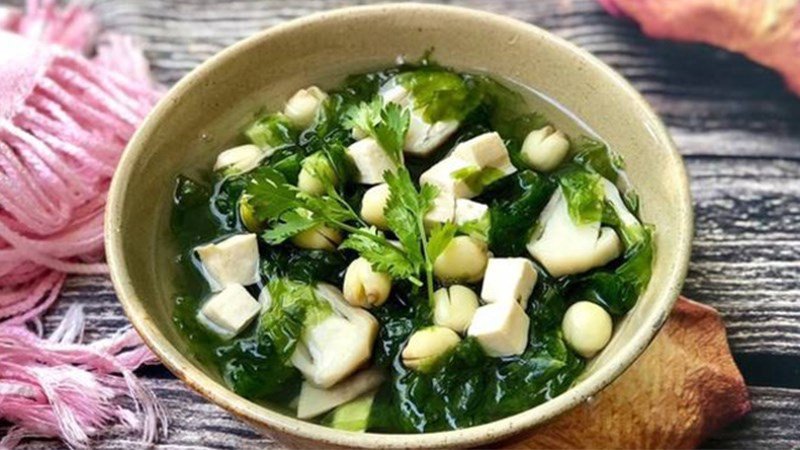 Canh rong biển chay hạt sen tốt cho sức khỏe