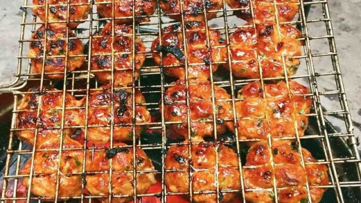 Chả thịt nướng than hoa thơm lừng