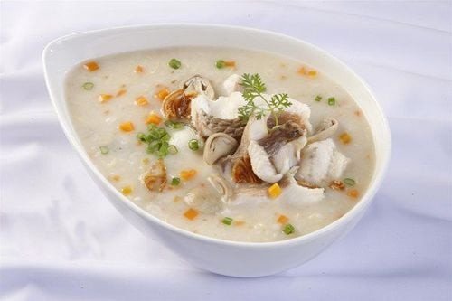 Cháo cá chép tươi ngon mang lại đầy đủ dưỡng chất cho mẹ bầu và thai nhi