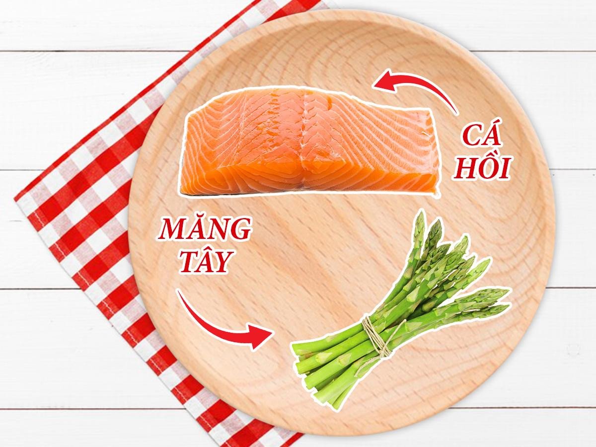 Cháo cá hồi măng tây giúp bé phát triển