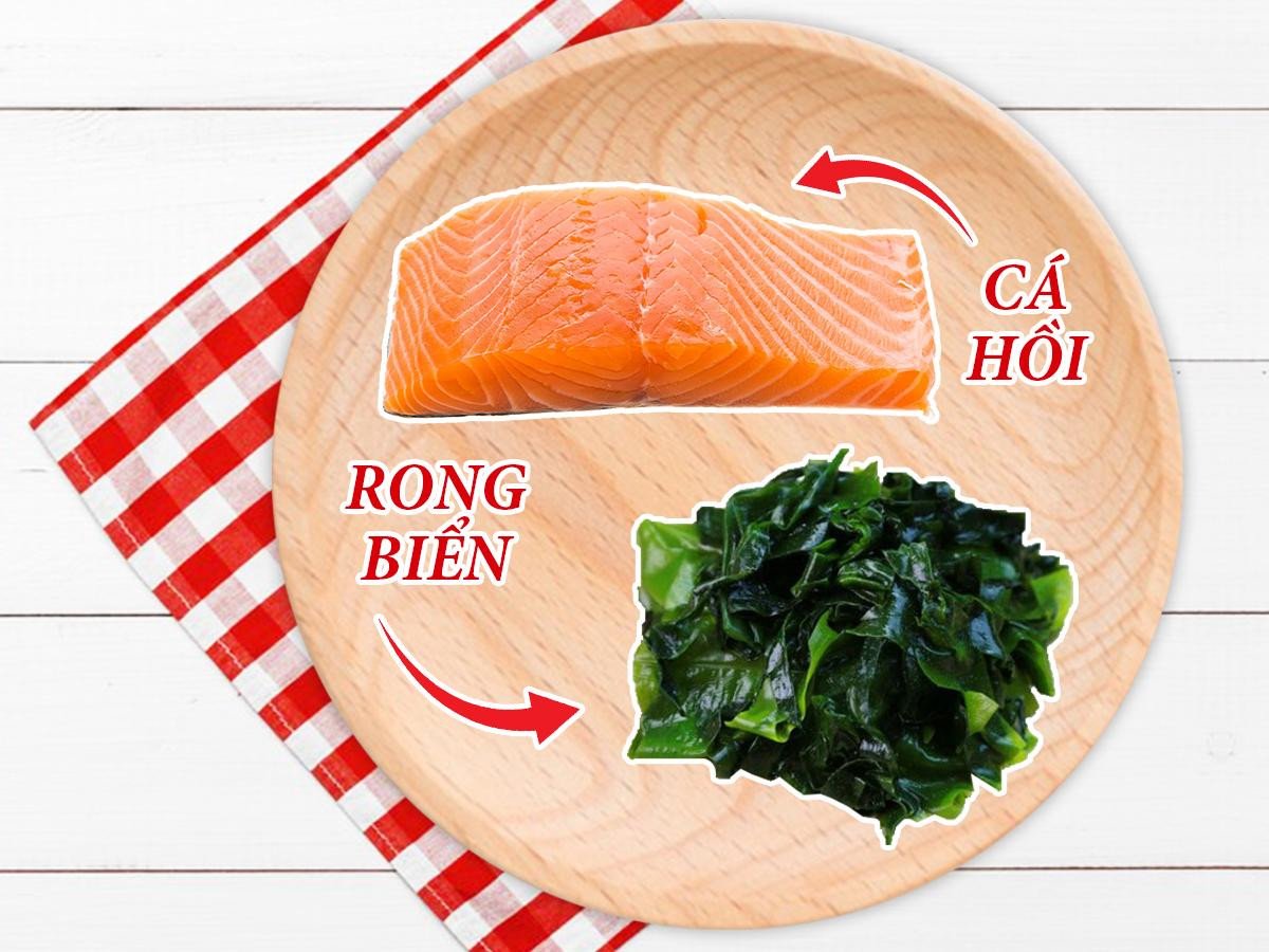 Cháo cá hồi rong biển giàu i-ốt