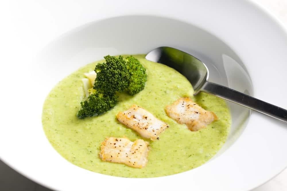 Cháo cá thu bông cải xanh cho bé ăn dặm giàu vitamin và khoáng chất