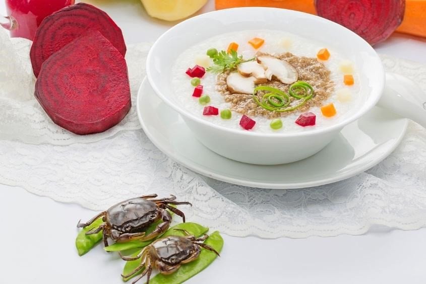 Cháo cua đồng cà rốt giúp tăng cường thị lực cho bé