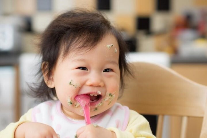 Cháo cua đồng thơm ngon cho bé 7 tháng ăn dặm