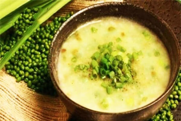 Cháo ruốc cá hồi đậu xanh