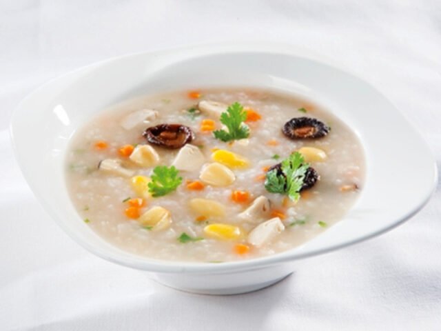 Cháo tổ yến hạt sen thanh mát bổ dưỡng