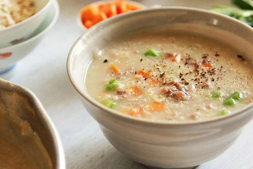 Cháo yến mạch thịt bò băm cho bé
